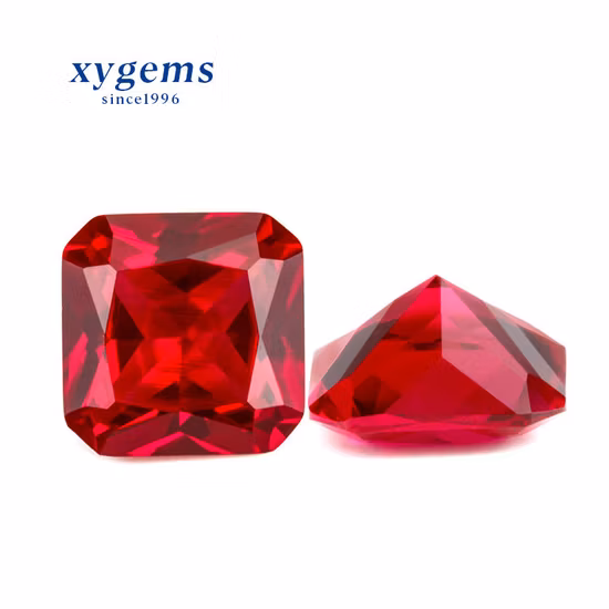 Синтетический ювелирный рубин, созданный в лаборатории.